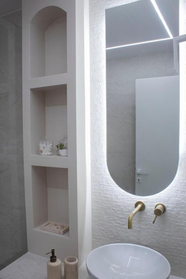 Stylish Modern Classic Apartment เทสซาโลนิกิ ภายนอก รูปภาพ